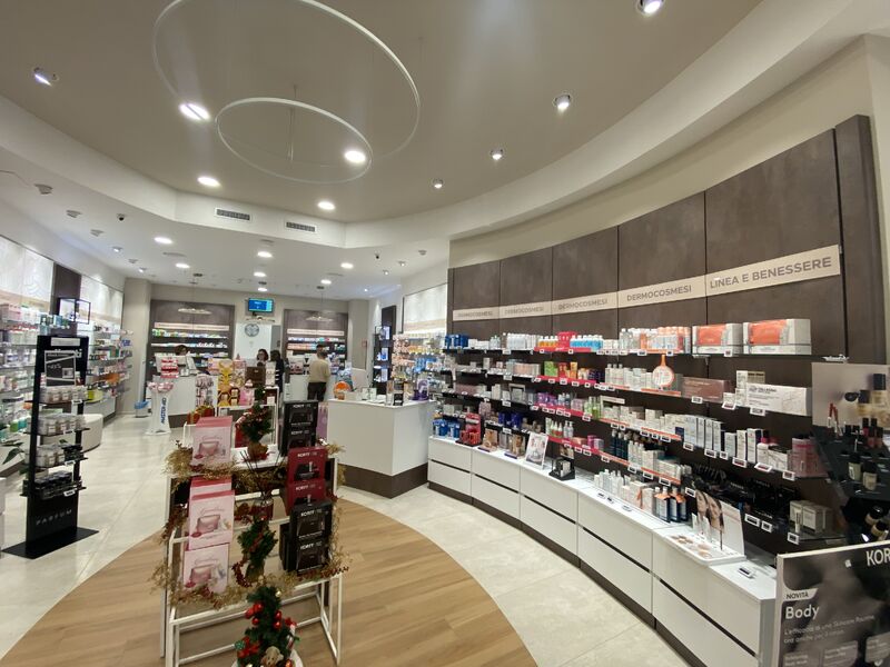 I reparti per la cura della persona nella Farmacia Annese
